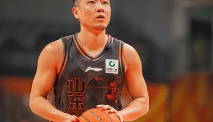 开云下载-山东99-75战胜宁波 球员评价：3人优秀，5人及格，2人低迷|山东队|德雷克·鲍威尔|诺曼·鲍威尔|高诗岩|陈林坚_新浪体育_新浪新闻