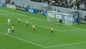 开云下载-3场5球，C罗第13次单年进球超40，进完倒勾又献佳作