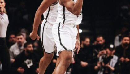 开云体育官网-【现场】哈登重返布鲁克林遭嘘 平民篮网掀翻快艇