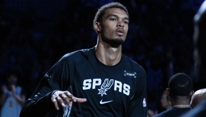 文班亚马：索汉永远不缺的就是努力 我希望他会得到更多上场机会